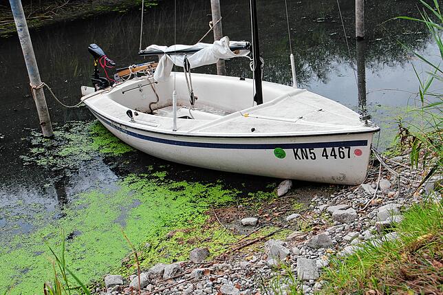 Im alten Hafen in Moos sind noch wenige Boote nicht ausgewassert worden.
