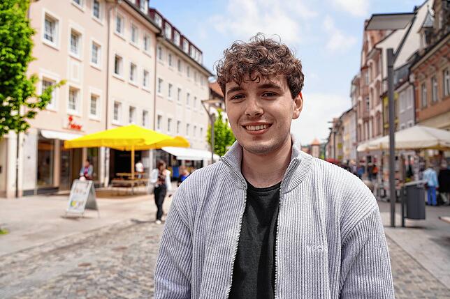 Student Niklas Koscins freut sich auf seine Familie.