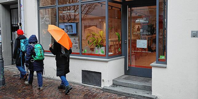 Hier laufen die Fäden zusammen und die Bürger meist vorbei: In der Hussenstraße hat das Programm Smart Green City sogar eigene Räume in ...