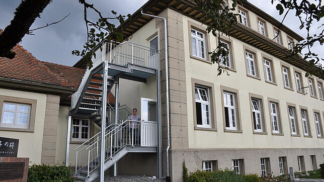 Eine Fluchttreppe und Notausgänge wurden am Schulgebäude in Birkendorf für die Sicherheit der Schüler und Lehrer geschaffen, die den ...