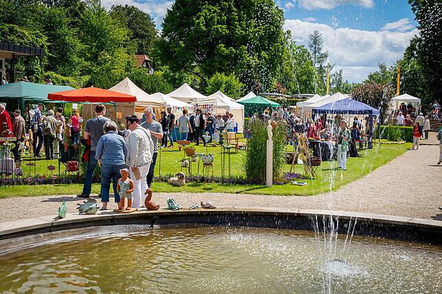 Villingen, Kurpark, Sa/So, 6./7.7., 11 Uhr: Zum zwölften Mal öffnet der süddeutsche Kunsthandwerkermarkt im Villinger Kurgarten. Auch ...