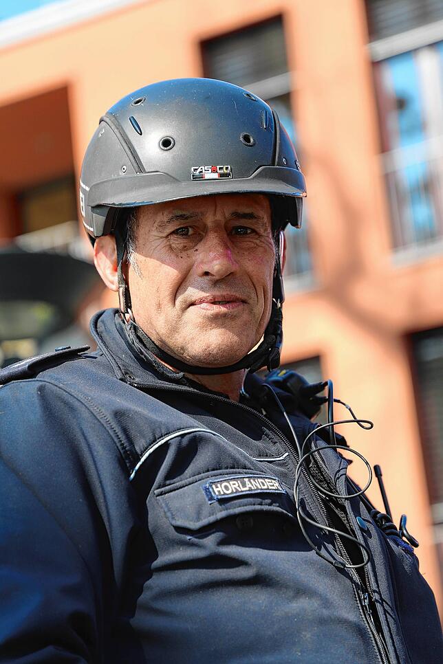 Walter Horländer, Polizeioberkommissar der Reiterstaffel in Stuttgart.