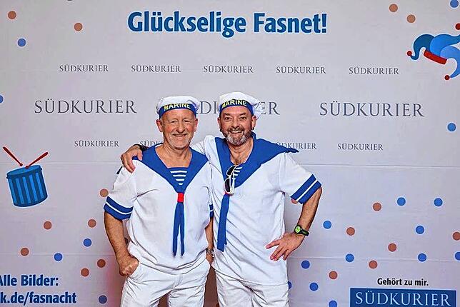 Bild 14: Bilder der SWR-Fasnacht: Narren glänzen vor der SÜDKURIER-VIP-Wand im Konzil