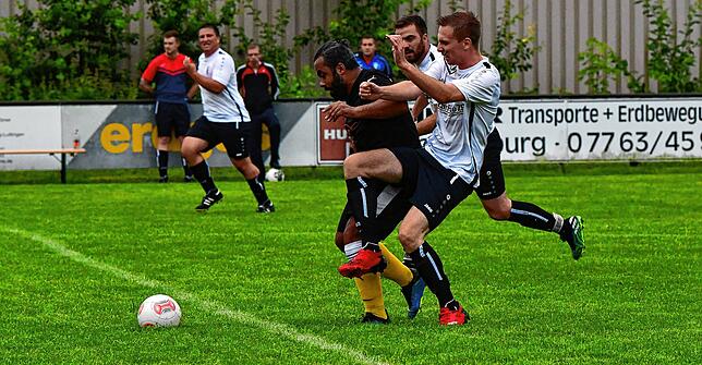 Bild 5: Reserve des FC Schlüchttal siegt im Rothaus-Bezirkspokal mit 3:2 beim SV Luttingen &ndash; und wir haben Bilder!