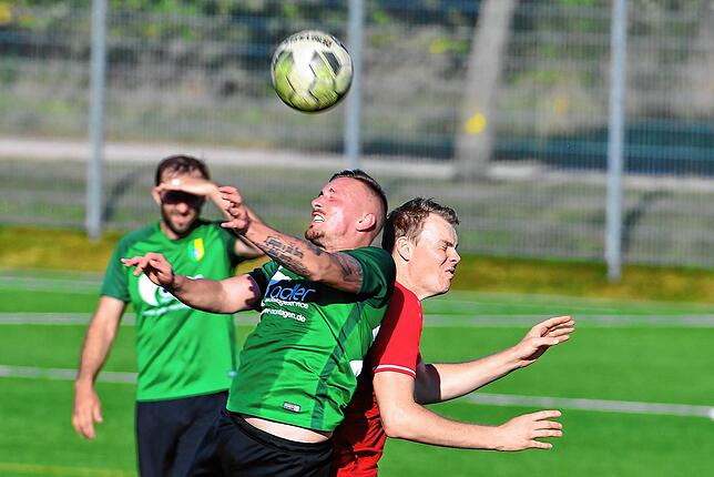 Bild 7: SV Herten setzt sich mit 3:1 gegen den weiter punktlosen FC Schlüchttal durch &ndash; und wir haben die Bilder!