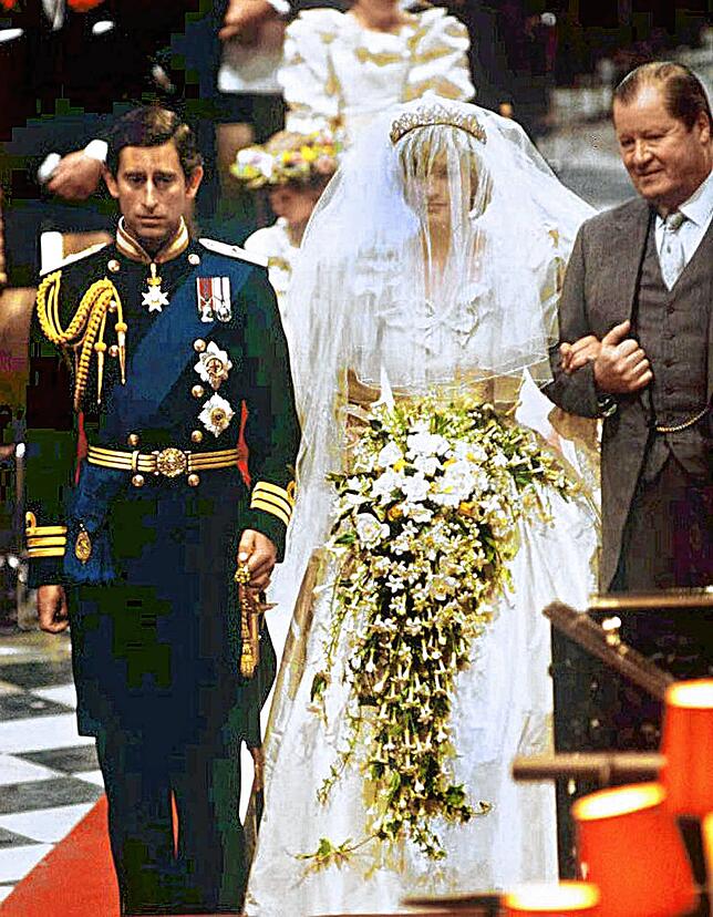 Die Traumhochzeit: Am 29. Juli 1981 heiraten Prinz Charles und Lady Diana in der St. Paul&lsquo;s Kathedrale in London. Ihr Vater Earl ...