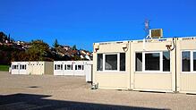 Die fertiggestellte Container-Anlage für bis zu 90 Geflüchtete im Meßkircher Stadtteil Igelswies kann zurzeit wegen einer Petition, die ...