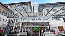 Im Bereich der Notaufnahme des Helios Spitals parkte ein 75-Jähriger. Als er zum Umparken aufgefordert wurde, griff er nach ...