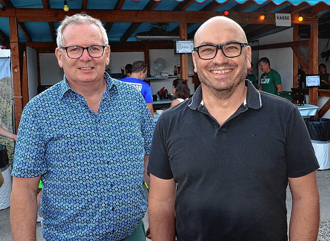 Bild 24: Beim Bermatinger Weinfest wird auch am Samstag gefeiert! Wir haben die besten Bilder – Teil 2