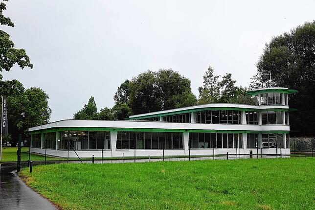 Ein Teil des Unternehmens ist im ehemaligen Felix-Wankel-Institut in Lindau ansässig. Aktuell steht das Gebäude allerdings zum Verkauf.