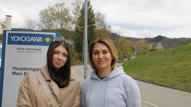Yelizaveta Nikula (links) und Svitlana Strashniuk sind aus der Ukrainischen Hauptstadt Kiew geflohen und haben dank der Wehrer Firma ...