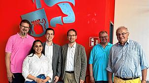 Beim Besuch des Medizinischen Versorgungszentrum Bad Säckingen. Von links Klaus-Werner Kroll, Lian Hussein, CDU-Landtagskandidat Simon ...