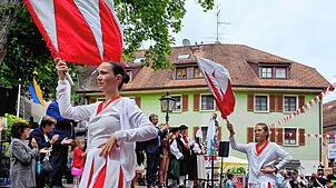 Einer der Höhepunkte Schwyzertags ist der Festumzug am Sonntag, 6. Juli, 14 Uhr. (Archivbild 2024)
