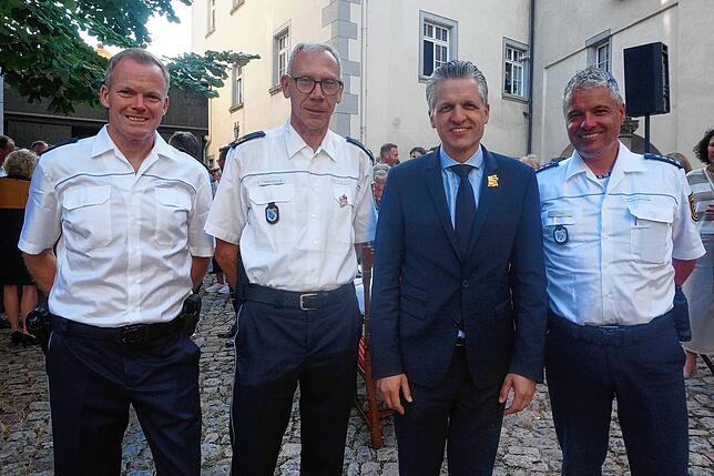 Bild 10: Eintrag ins Goldene Buch beim Heimatabend des Tiengener Schwyzertags – Wir haben die Bilder
