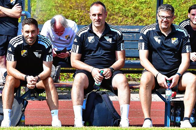 Trainerteam: Ob Raffaele Cella (Mitte) und Oliver Neff (rechts) in der kommenden Saison neben Michael Hagmann auf der Bank des SV 08 ...