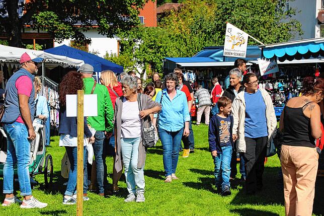Ein breites Angebot bot der 24. Walder Herbstmarkt auf dem Festplatz in der Dorfmitte.