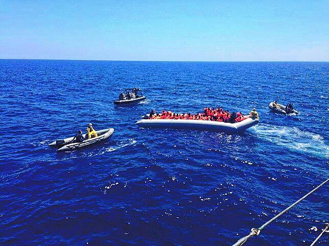 Gerettet: In einem Flüchtlingsboot wurde Paul Mendy im Jahr 2015 vor der italienischen Mittelmeerinsel Lampedusa gerettet.