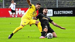 Der FC 08 Villingen um Georgios Pintidis (rechts), hier in der Partie gegen den SV Oberachern, empfängt am Freitagabend den SV Nöttingen ...
