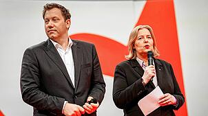 Bärbel Bas, SPD-Parteivorsitzende, und Lars Klingbeil, SPD-Bundesvorsitzender, nehmen am SPD-Bundesparteitag teil. Auf dem Parteitag ...