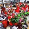 Die Anteilnahme nach dem Tötungsdelikt im Megamix war riesig. Viele Markdorfer legten in den Folgetagen Blumen und Kerzen vor dem ...
