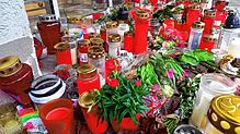 Die Anteilnahme nach dem Tötungsdelikt im Megamix war riesig. Viele Markdorfer legten in den Folgetagen Blumen und Kerzen vor dem ...