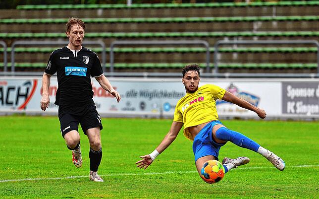 Bild 1: Die besten Bilder vom Verbandsligaduell zwischen dem FC Singen 04 und dem VfR Hausen!