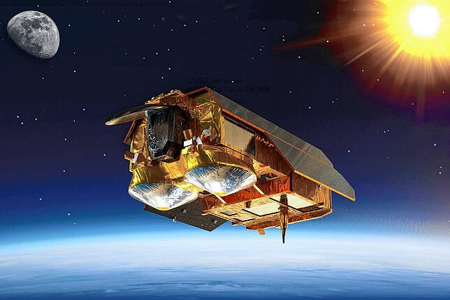 Am Bodensee gebaut, im All zuhause: Cristal-Satellit, der das Abschmelzen der Eispanzer an den Polen überwachen soll.