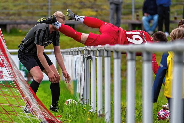 Bild 17: FC Schlüchttal gewinnt Top-Spiel bei der SG Höchenschwand/Häusern mit 3:0 &ndash; und wir haben Bilder!