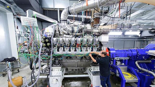 Für die Montage von MTU-Motoren der Baureihe 4000 – unser Bild zeigt einen solchen Motor auf einem Prüfstand – hat der Betriebsrat ...
