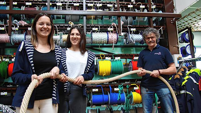 Sie ziehen gemeinsam an einem Strang, um dem Familienbetrieb eine Zukunft zu geben: Helena, Sophie und Bernhard Muffler.