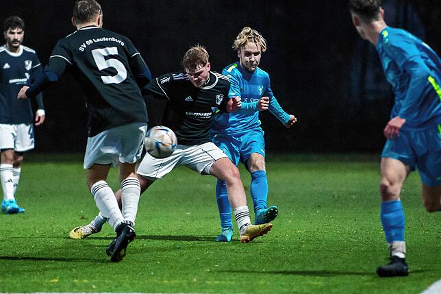 Bild 3: SV Buch gewinnt deutlich mit 6:2 bei der U23 des SV 08 Laufenburg &ndash; und wir haben Bilder!