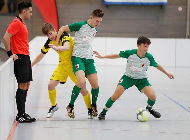 Bild 8: Viel los war beim Internationalen U15 Junioren Fußballturnier! Wir haben die schönsten Bilder