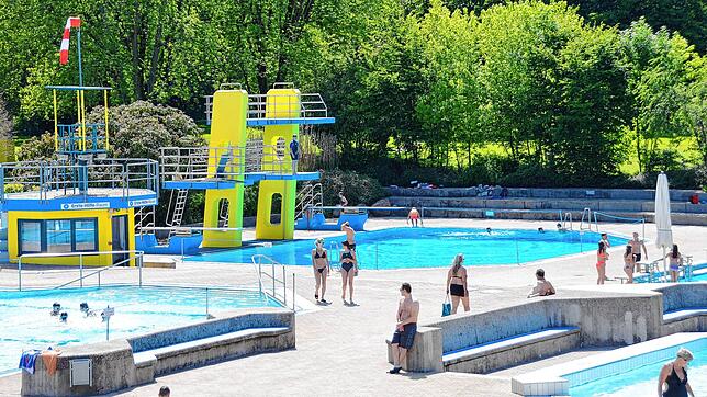 Im Freibad Rheinfelden – hier ein Bild von 2019 – gelten ab dieser Saison neue Preise. Für Erwachsene wird die Tageskarte teurer, die ...
