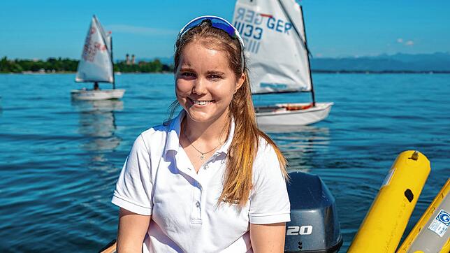 Lena Deike (21) beim Segeltraining in Friedrichshafen.
