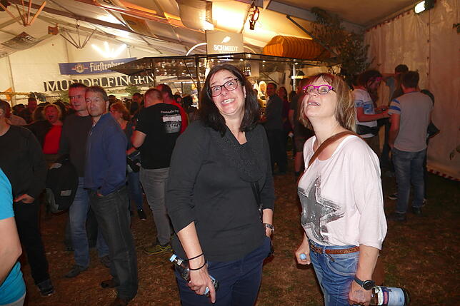 Bild 8: Am Brass-Abend bebt das Mundelfinger Festzelt