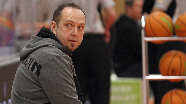 Trainer Alen Velcic und seine Panthers erleben nicht nur sportlich schwere Zeiten. Der Tabellenletzte der ProA steht finanziell kurz vor ...
