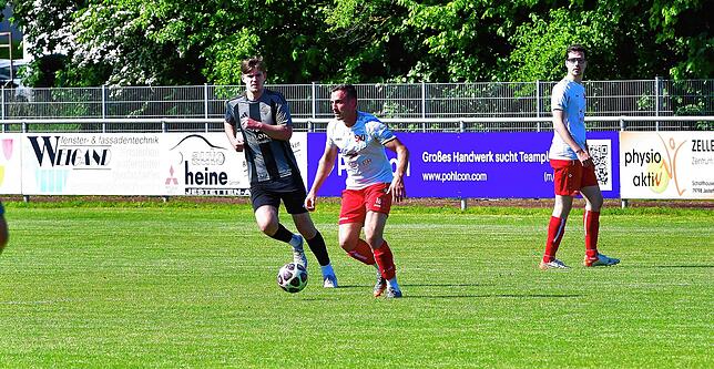 Bild 33: SV Jestetten gewinnt Kellerderby mit 2:1 gegen den FC Hochrhein – und wir haben Fotos!