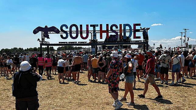Bild 2: Ikkimel rockt das Southside 2025: Die stärksten Bilder der gefeierten Newcomerin