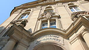 Das Landgericht Rottweil: Hier wird ein 38-Jähriger aus dem Landkreis Rottweil wegen schwerer Vergewaltigung zu acht Jahren und drei ...