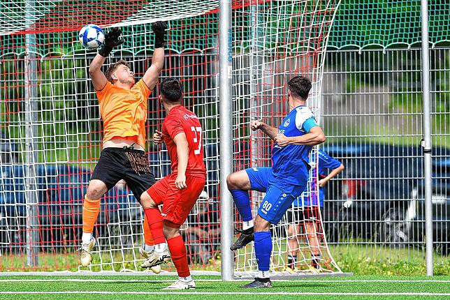 Bild 22: Der FC Radolfzell gewinnt gegen den FC Pfaffenweiler klar mit 5:0 – und wir haben die Fotos!