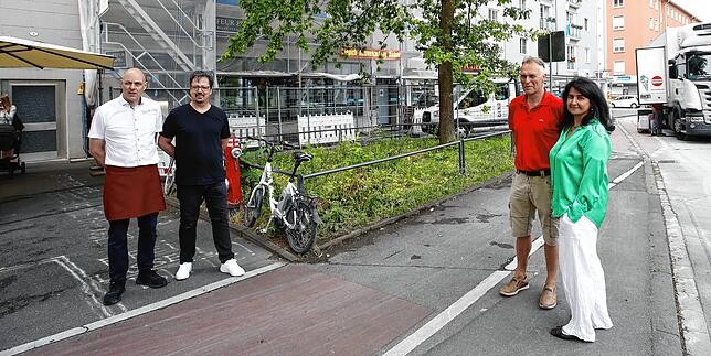 Nicht nur sie ärgern sich über das Vorgehen der Stadtverwaltung (von links): Tiziano Pampanin, Flavio Ferro, Thomas und Linda Mutterer. ...