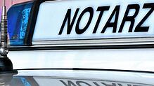 Das Bild zeigt einen Ausschnitt eines Notarzt-Autos. Hier dient es als Symbolfoto.