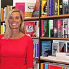 Anja Bauch, Inhaberin vom Bücherstübli in Waldshut, freut sich auch in diesem Jahr über den an sie verliehenen Deutschen ...
