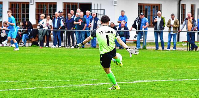 Bild 24: SV Buch besiegt die SG FC Wehr/Brennet mit 1:0 – und wir haben Fotos!