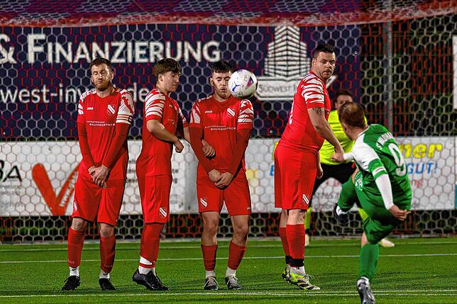 Bild 16: FC Bergalingen II gewinnt Kellerduell gegen Schlusslicht SV Waldhaus II mit 3:2 – wir haben Fotos!