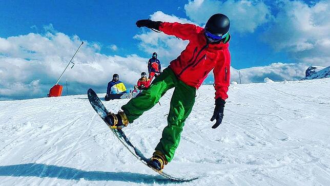 Simon Böhler ist begeisterter Snowboardfahrer.