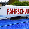 Die Fahrschulen hierzulande (hier ein Symbolbild) sehen sich zunehmend mit Betrugsversuchen konfrontiert. Sowohl in der Theorie- und ...