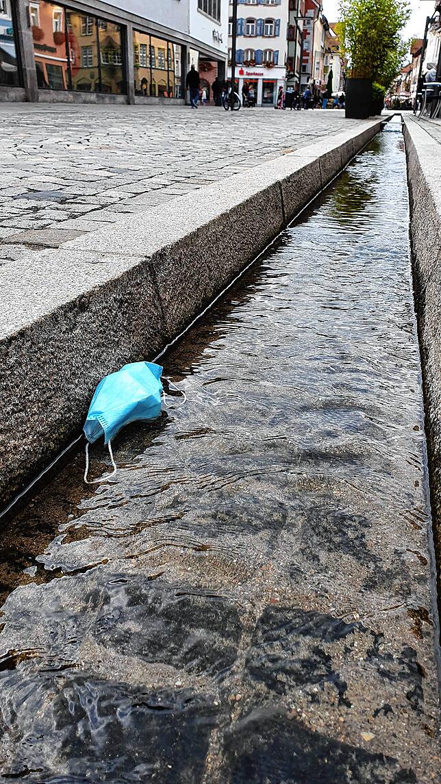 Bild 4: Sieht nicht nur unschön aus: Maskenmüll ist auch teuer