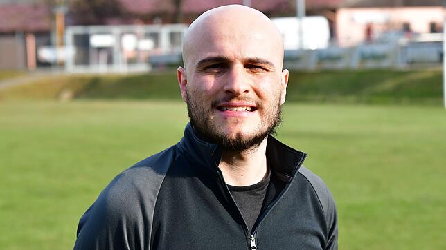 Zusage: Eike Elsasser wird auch in der Saison 2022/23 als Trainer beim SV Herten tätig sein.