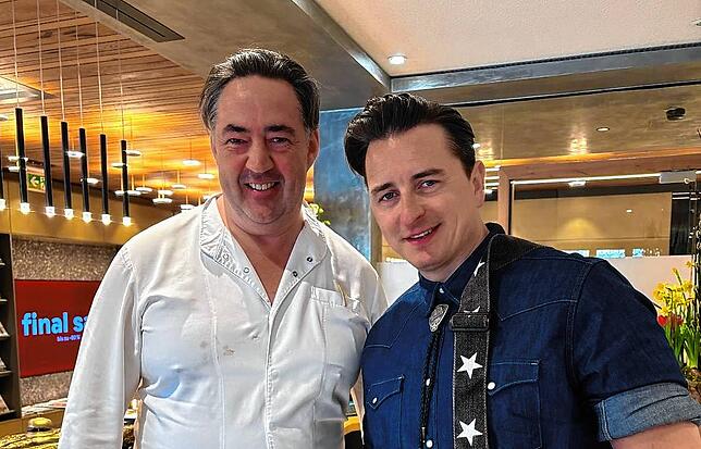 Thomas Heinzler (links) und Andreas Gabalier im „Heinzler am See“ in Immenstaad.